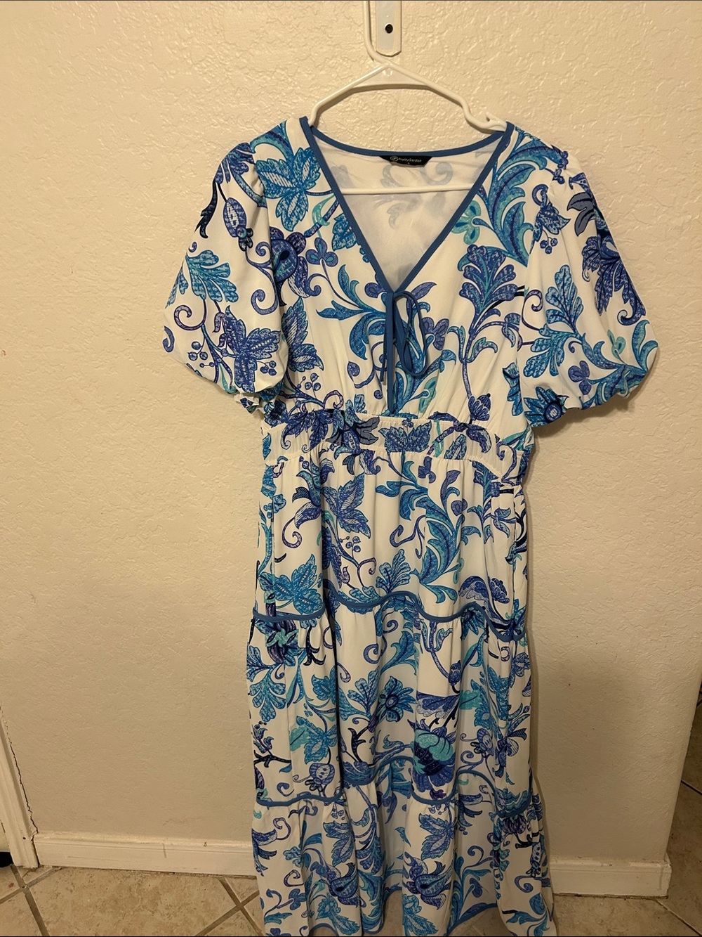 🎒Pretty Garden White & Blue Floral V-Neck Tiered Midi Dress size L GUC - Picture 8 of 15